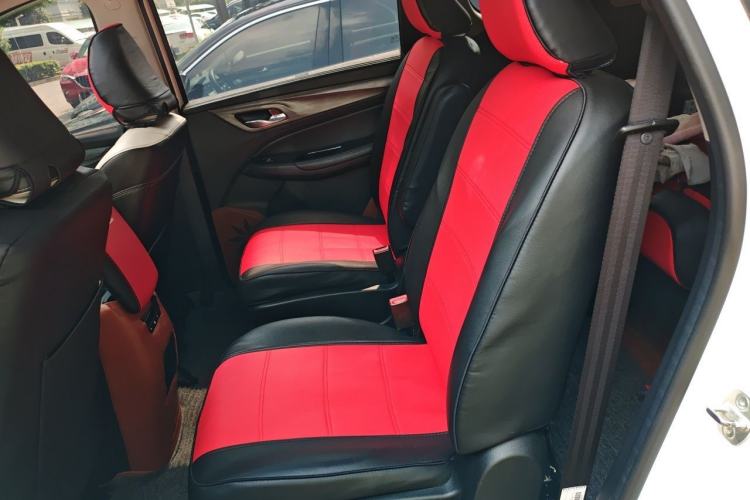 Used Baojun 730 2017 1.5T DCT Fashion Edition 7-Seater China V Emission Standard Left Rear Seat