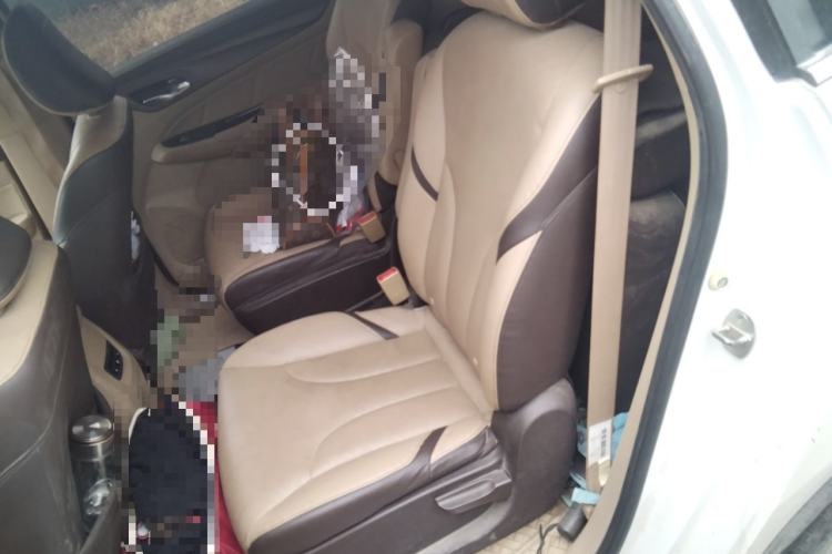 Used Baojun 730 2017 1.5T Manual Luxury Version 7 Seats Left Rear Seat