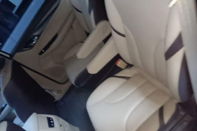 Used Baojun 730 2017 1.8L iAMT Prestige Version 7 Seats Left Rear Seat