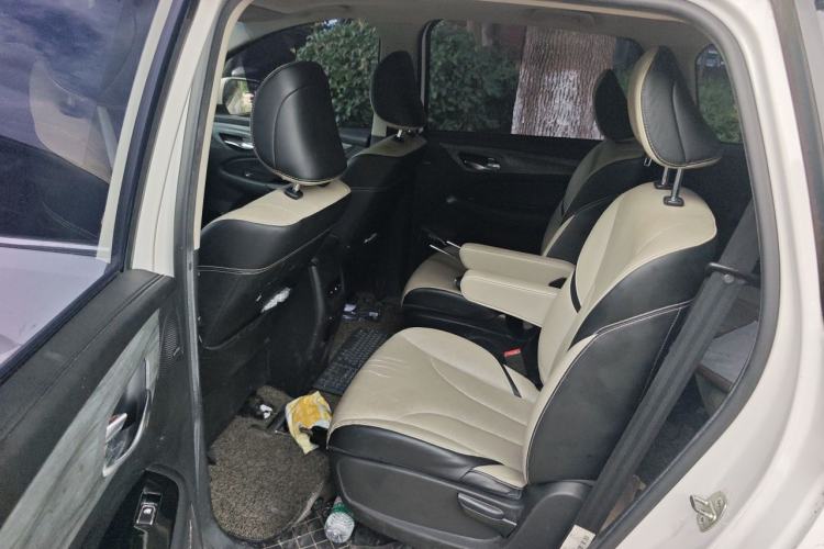 Used Baojun 730 2017 1.5T DCT Flagship Model 7 Seats China V Emission Standard Left Rear Seat