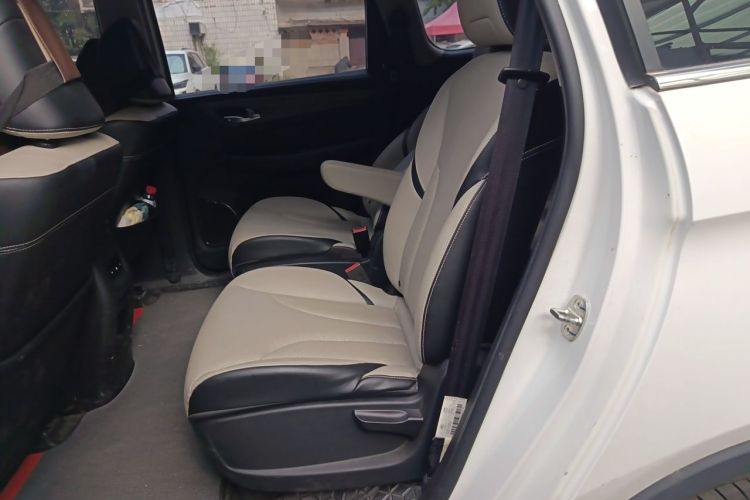 Used Baojun 730 2017 1.5T DCT Flagship Model 7 Seats China V Emission Standard Left Rear Seat