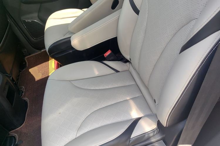 Used Baojun 730 2017 1.5T DCT Flagship Model 7 Seats China V Emission Standard Left Rear Seat