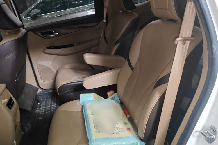 Used Baojun 730 2017 1.8L iAMT Luxury Version 7-Seater Left Rear Seat