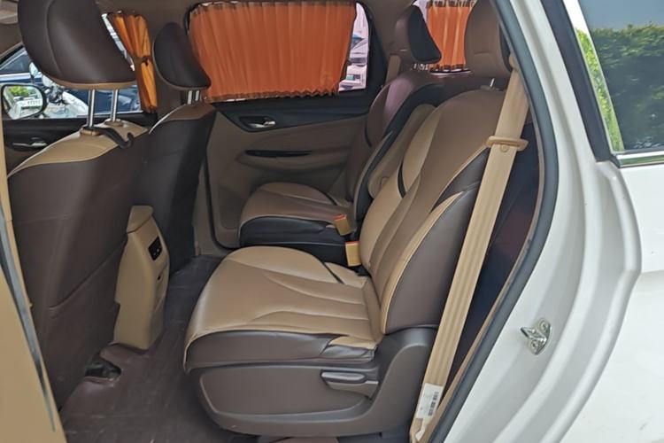 Used Baojun 730 2017 1.8L iAMT Prestige Version 7 Seats Left Rear Seat