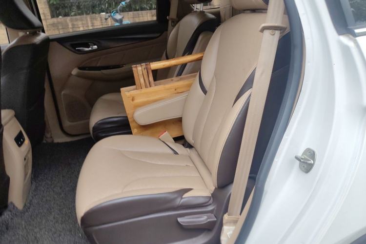 Used Baojun 730 2017 1.8L iAMT Prestige Version 7 Seats Left Rear Seat