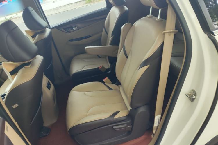 Used Baojun 730 2017 1.5T Manual Luxury Version 7 Seats Left Rear Seat