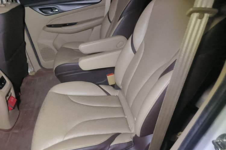 Used Baojun 730 2017 1.8L iAMT Prestige Version 7 Seats Left Rear Seat