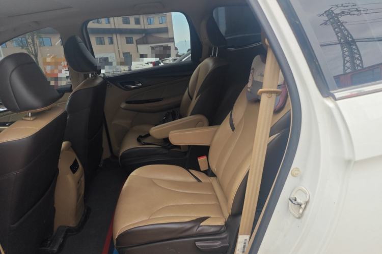 Used Baojun 730 2017 1.5T Manual Prestige Version 7 Seats Left Rear Seat