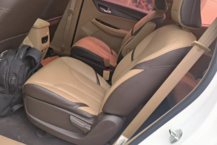 Used Baojun 730 2017 1.5T Manual Prestige Version 7 Seats Left Rear Seat