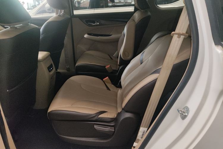 Used Baojun 730 2017 1.8L iAMT Prestige Version 7 Seats Left Rear Seat