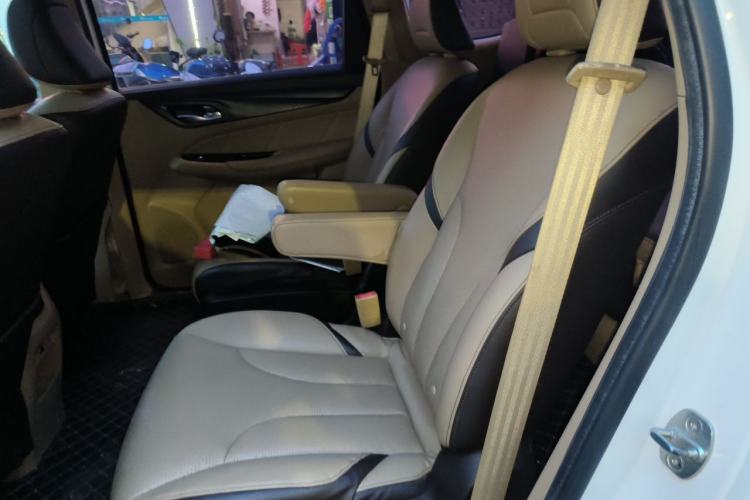Used Baojun 730 2017 1.8L iAMT Prestige Version 7 Seats Left Rear Seat