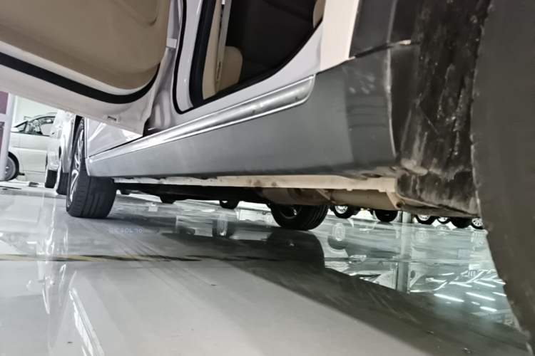 Used Baojun 730 2017 1.5T Manual Fashion Version 7 Seats China V Emission Standard Left Side Sill