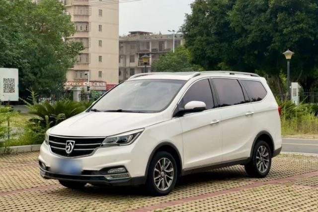 Ojetý Baojun 730 2017 1.8L iAMT Prestige Version 7 Seats