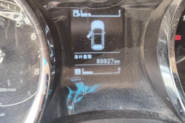 Used Baojun 730 2017 1.5T Manual Fashion Version 7 Seats China V Emission Standard Odometer Close Up