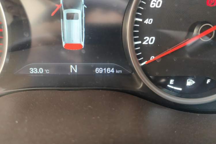 Used Baojun 730 2017 1.8L iAMT Prestige Version 7 Seats Odometer Close Up