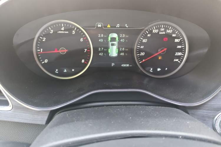 Used Baojun 730 2017 1.5T DCT Fashion Edition 7-Seater China V Emission Standard Odometer Close Up