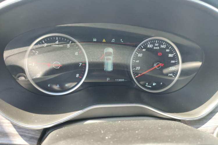 Used Baojun 730 2017 1.5T DCT Fashion Edition 7-Seater China V Emission Standard Odometer Close Up