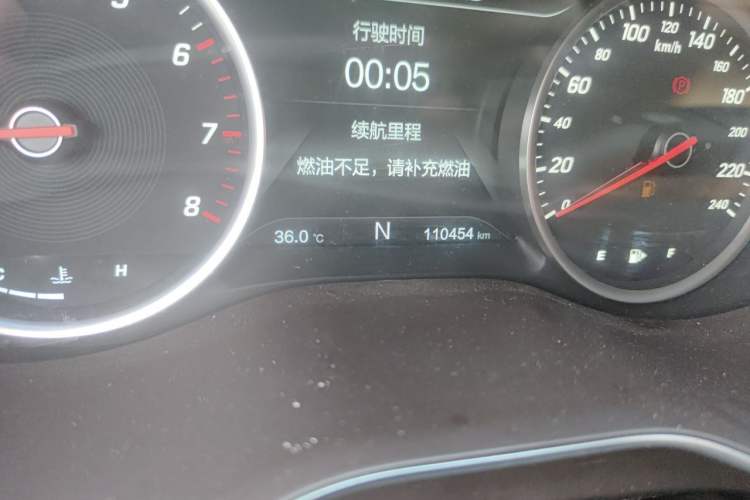 Used Baojun 730 2017 1.8L iAMT Prestige Version 7 Seats Odometer Close Up