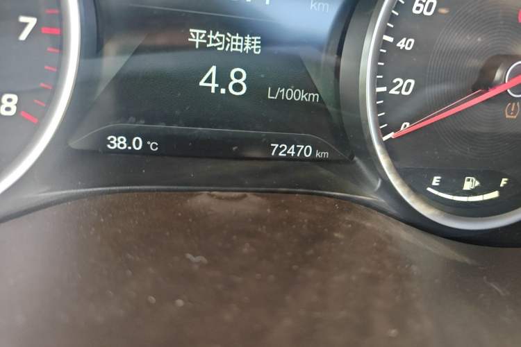 Used Baojun 730 2017 1.5T Manual Prestige Version 7 Seats Odometer Close Up