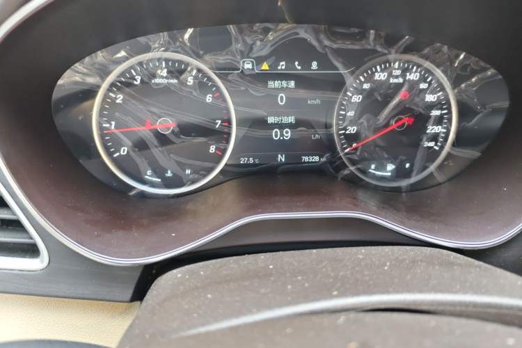 Used Baojun 730 2017 1.8L iAMT Prestige Version 7 Seats Odometer Close Up