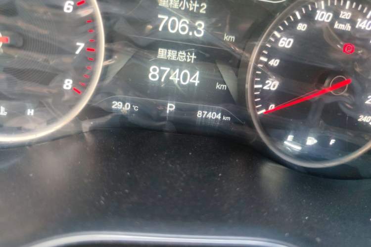 Used Baojun 730 2017 1.5T DCT Flagship Model 7 Seats China V Emission Standard Odometer Close Up
