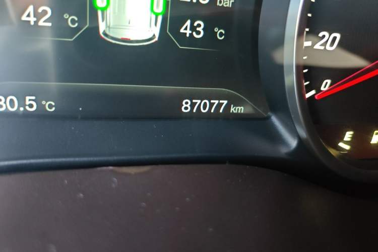 Used Baojun 730 2017 1.5T Manual Prestige Version 7 Seats Odometer Close Up