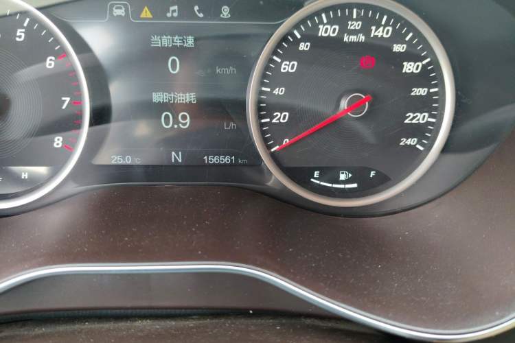 Used Baojun 730 2017 1.8L iAMT Prestige Version 7 Seats Odometer Close Up