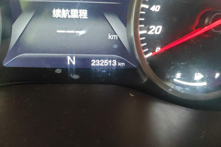 Used Baojun 730 2017 1.8L iAMT Luxury Version 7-Seater Odometer Close Up