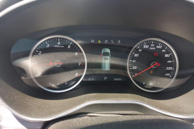 Used Baojun 730 2017 1.5T DCT Flagship Model 7 Seats China V Emission Standard Odometer Close Up