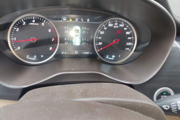 Used Baojun 730 2017 1.8L iAMT Prestige Version 7 Seats Odometer Close Up