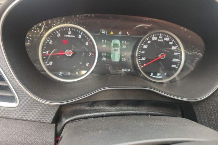 Used Baojun 730 2017 1.5T Manual Style 7 Seats China V Odometer Close Up
