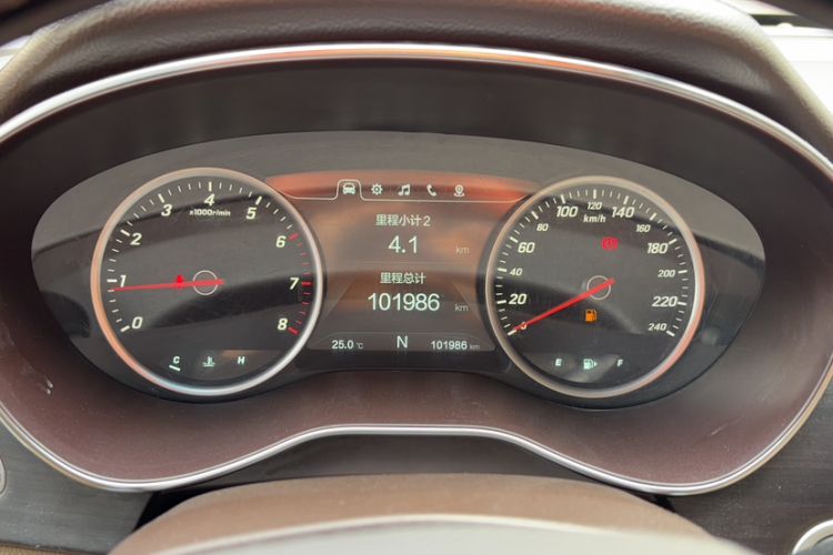 Used Baojun 730 2017 1.8L iAMT Prestige Version 7 Seats Odometer Close Up