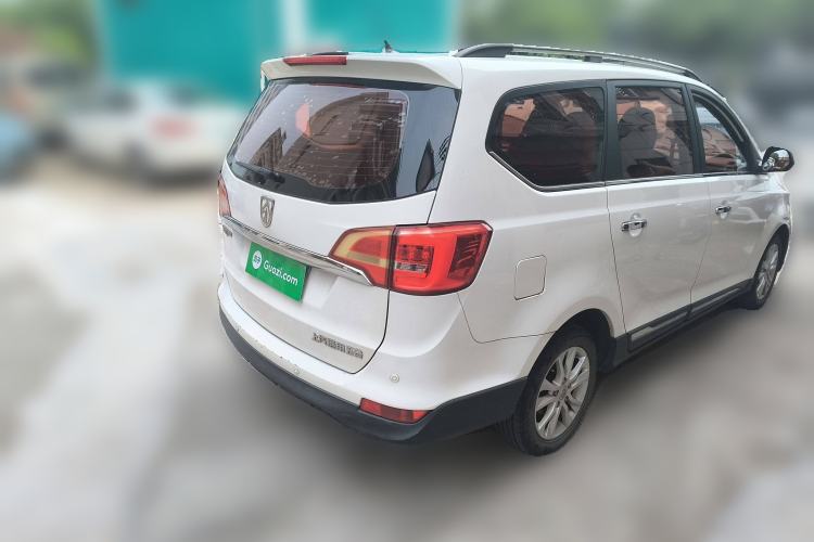 Used Baojun 730 2017 1.5T Manual Fashion Version 7 Seats China V Emission Standard Rear Right 45 Deg