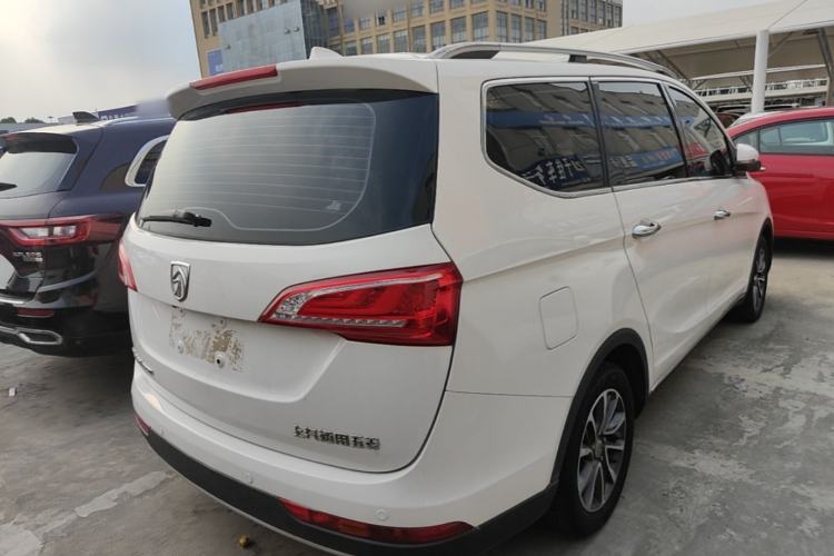 Used Baojun 730 2017 1.8L iAMT Luxury Version 7-Seater Rear Right 45 Deg