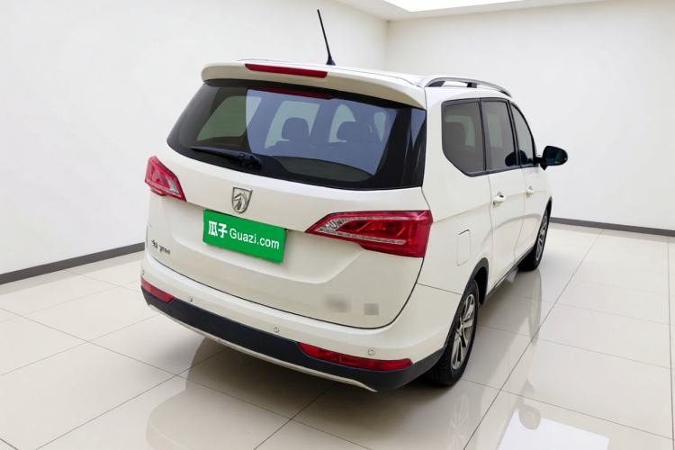 Used Baojun 730 2017 1.5T Manual Fashion Version 7 Seats China V Emission Standard Rear