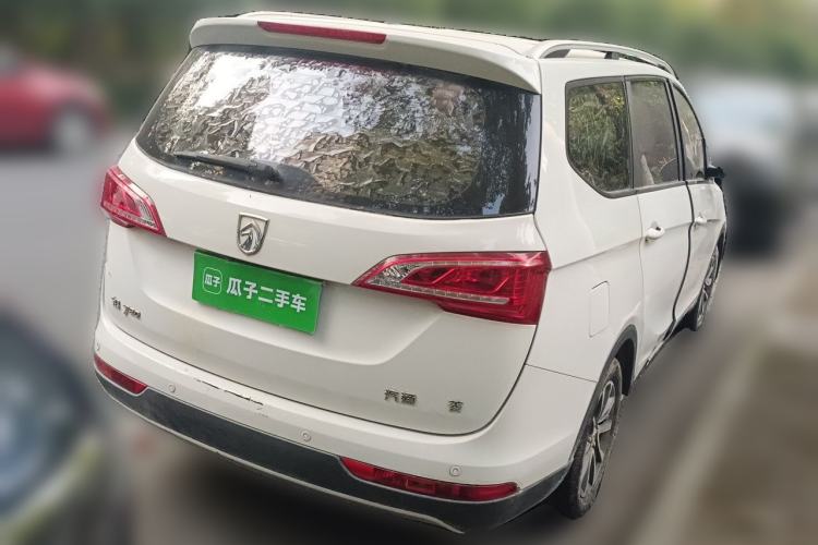 Used Baojun 730 2017 1.5T Manual Fashion Version 7 Seats China V Emission Standard Rear