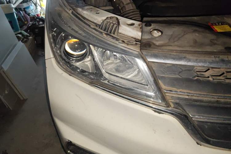 Used Baojun 730 2017 1.5T Manual Fashion Version 7 Seats China V Emission Standard Right Front Headlight
