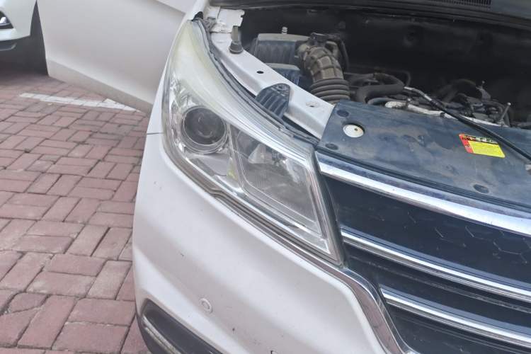 Used Baojun 730 2017 1.5T DCT Fashion Edition 7-Seater China V Emission Standard Right Front Headlight