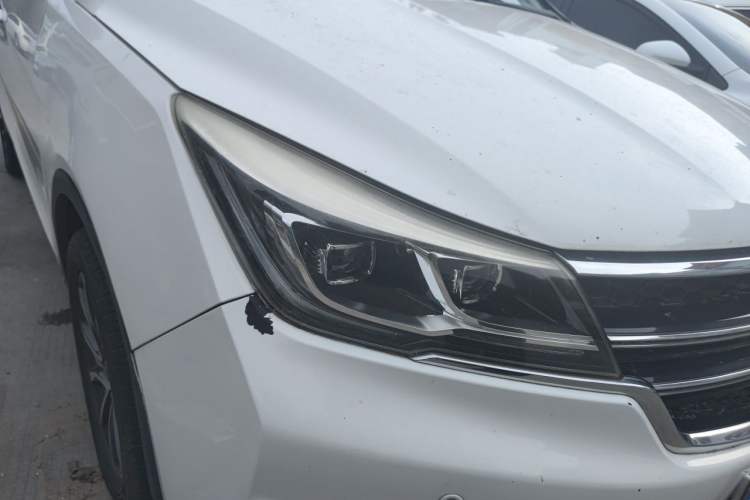 Used Baojun 730 2017 1.8L iAMT Prestige Version 7 Seats Right Front Headlight