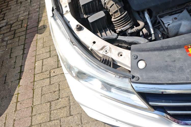 Used Baojun 730 2017 1.5T DCT Fashion Edition 7-Seater China V Emission Standard Right Front Headlight
