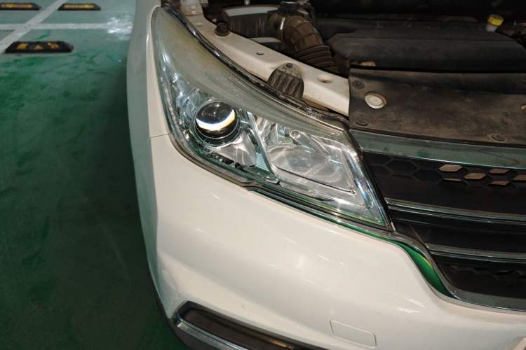 Used Baojun 730 2017 1.5T Manual Fashion Version 7 Seats China V Emission Standard Right Front Headlight