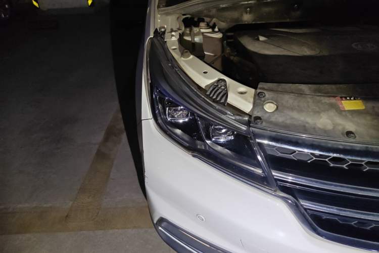 Used Baojun 730 2017 1.8L iAMT Prestige Version 7 Seats Right Front Headlight