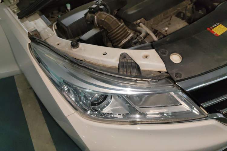 Used Baojun 730 2017 1.5T Manual Fashion Version 7 Seats China V Emission Standard Right Front Headlight