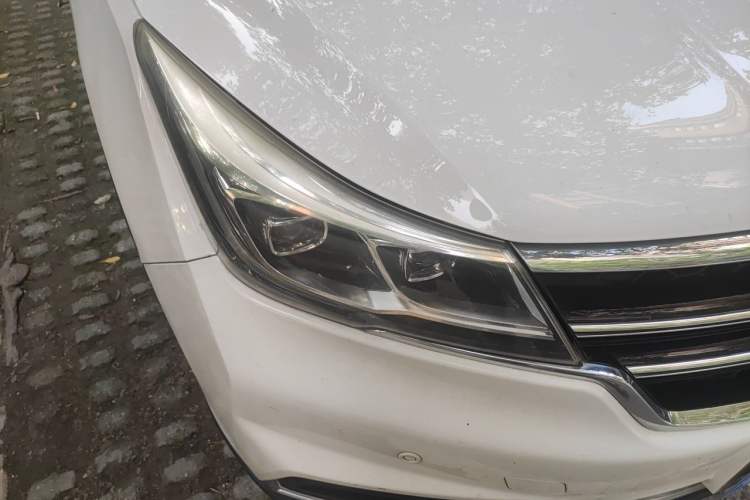 Used Baojun 730 2017 1.5T DCT Flagship Model 7 Seats China V Emission Standard Right Front Headlight
