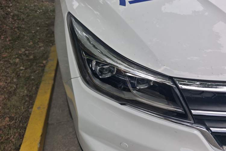 Used Baojun 730 2017 1.5T DCT Flagship Model 7 Seats China V Emission Standard Right Front Headlight