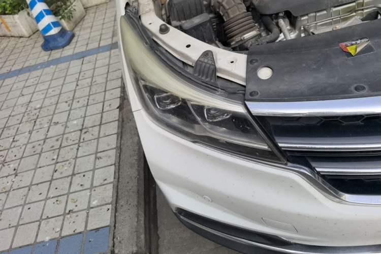 Used Baojun 730 2017 1.5T Manual Luxury Version 7 Seats Right Front Headlight