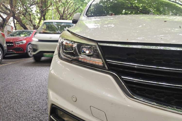 Used Baojun 730 2017 1.8L iAMT Luxury Version 7-Seater Right Front Headlight