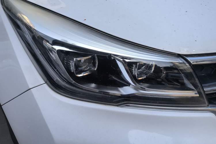 Used Baojun 730 2017 1.5T Manual Zhishang Model 7 Seats China V Emission Standard Right Front Headlight