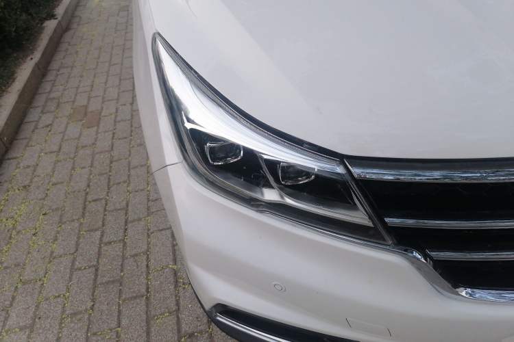 Used Baojun 730 2017 1.5T DCT Flagship Model 7 Seats China V Emission Standard Right Front Headlight