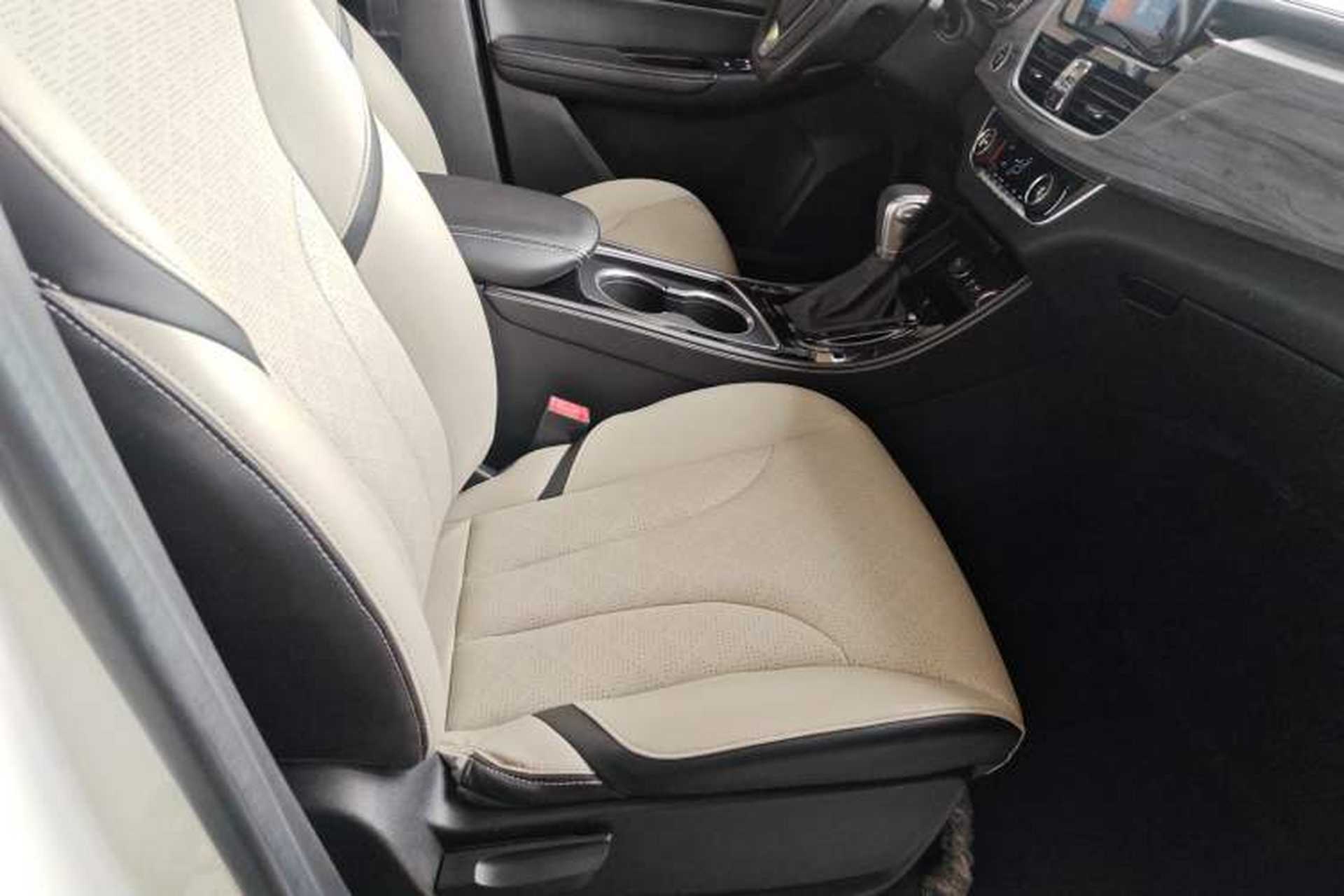 Used Baojun 730 2017 1.5T DCT Fashion Edition 7-Seater China V Emission Standard Right Front Seat